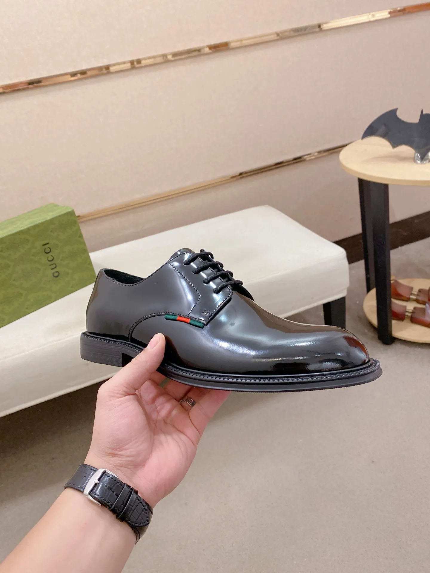 Men's shoes 💰: 520💰 (GUCCI) new series ss hot new products 💢 💠 Casual leather shoes 👞, first layer of cowhide, upper hardware buckles and logo on the sides of the shoe, brand logo on the insole and sole 💠 💎Upper: 100% cowhide 💎Inner: cowhide/100% 💎Feet: cowhide/100% 💎Sole: rubber/100% 💎SIZE: 38 39 40 41 42 43 44 Can be customized 45